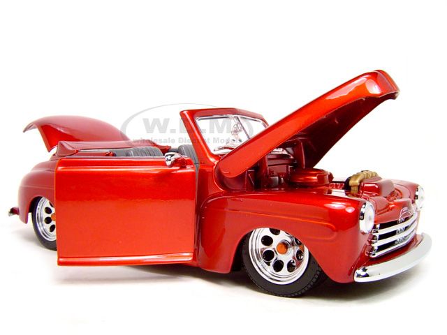 1948 FORD CUSTOM RED 118 SCALE DIECAST MODEL  