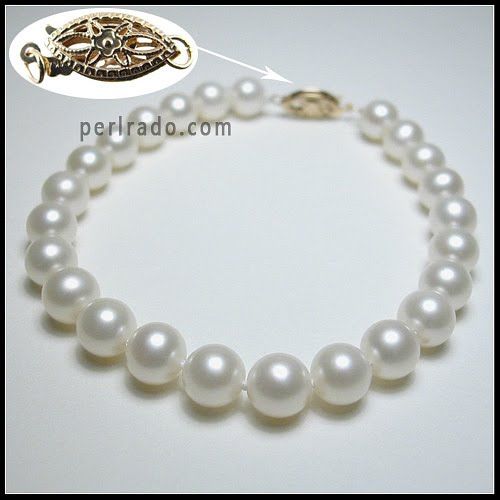   the sample photos very slightly, because each genuine pearl is unique